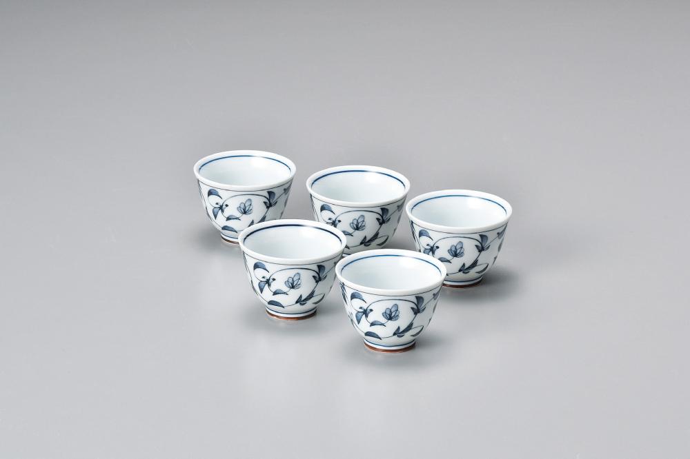 Teacup, white with blue vines, 60 ml