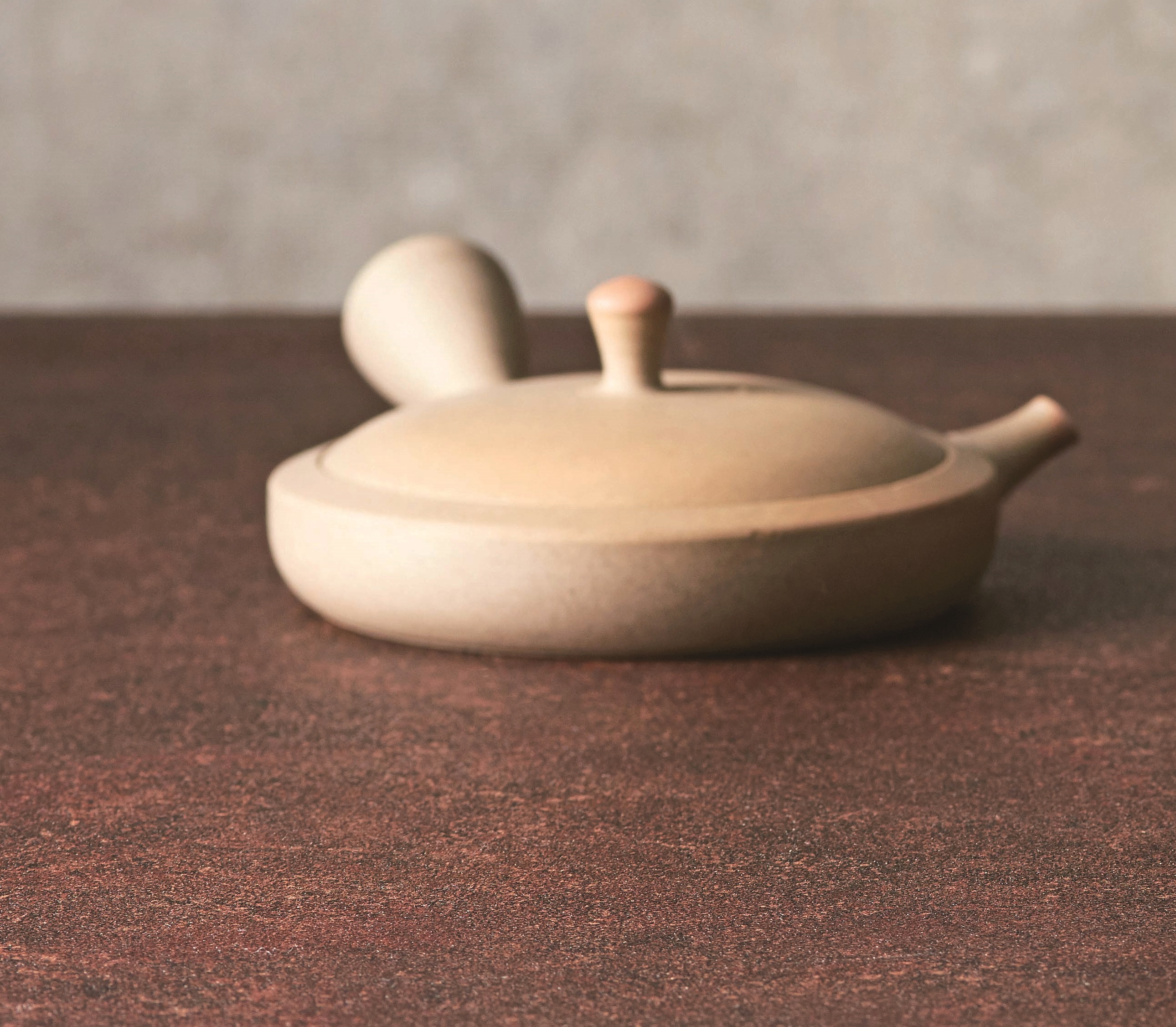 Kyusu-teapot, flat, sand coloured/ gray, 120 ml